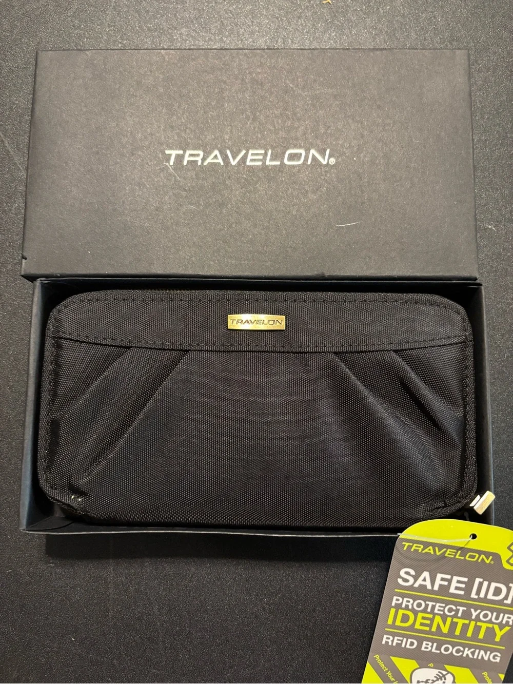 NWT Travelon clutch wallet